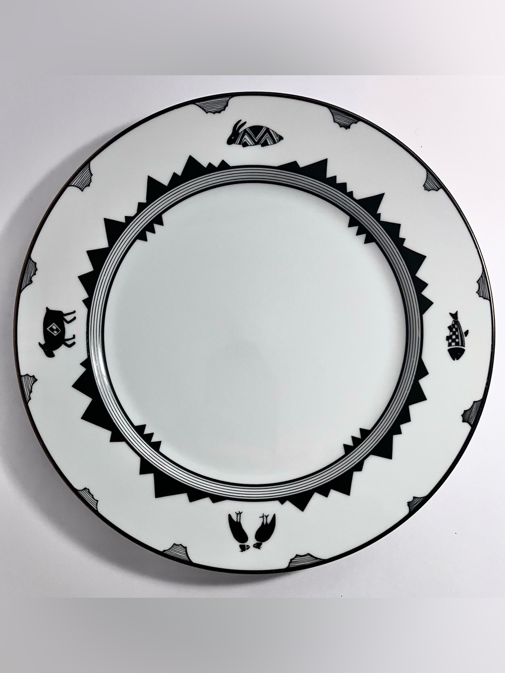 Lynda Sylvester BASKETMAKER III Dinner Plate / LIGHT SCRATCHES / Native American
